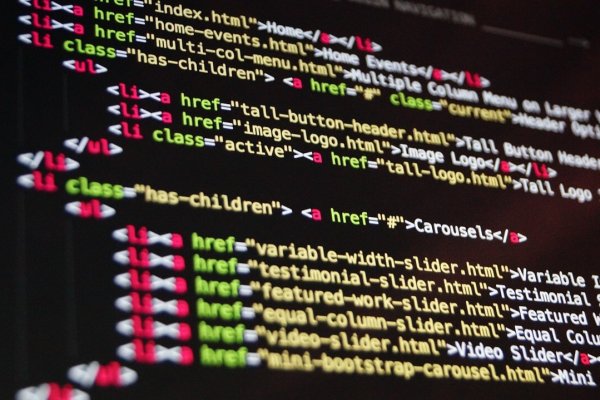 code-1076536_1280 web development smart business 100